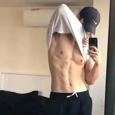 闻皎月